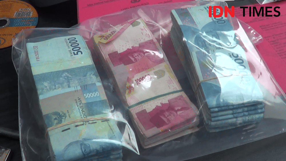 Tiga pelaku perampokan Bank BRI Unit Negla, di Brebes ditangkap Tim Gabungan Resmob Polres Brebes dan Polda Jateng, Kamis (5/12) malam.IDN Times/Haikal Adihtya