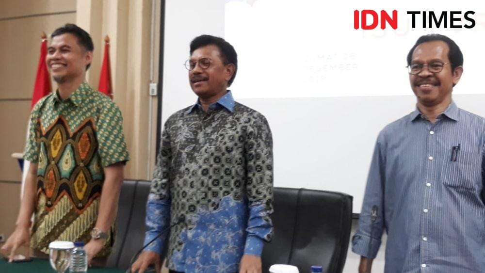 Menkominfo Johnny G Plate memberikan keterangan pers di Kominfo, Jakarta Pusat, Jumat 6 Desember 2019 (IDN Times/Teatrika Handiko Putri)