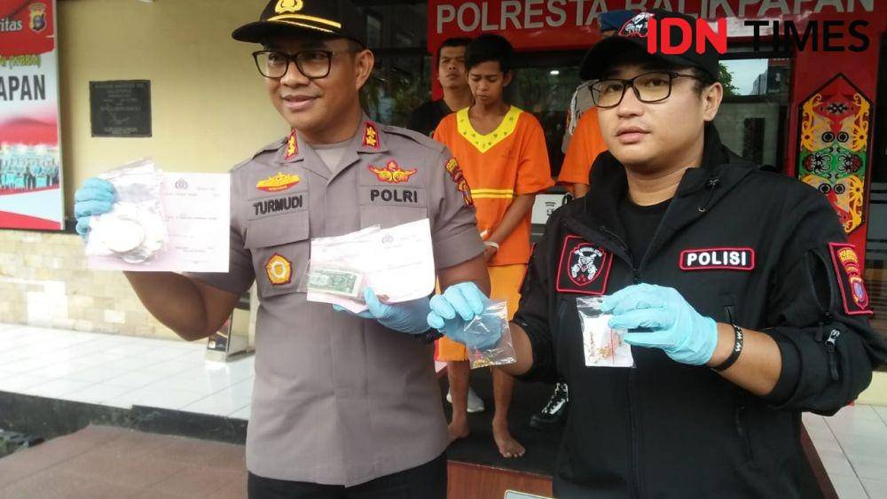 Jajaran Polresta Balikpapan menggelar konferensi pers kasus pencurian di perumahan elit, Jumat (6/12) siang. IDN Times/Surya Aditya