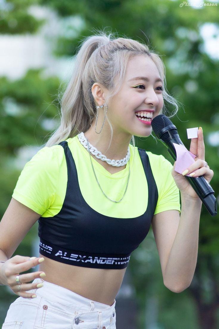 twitter.com/ITZY__YUNA