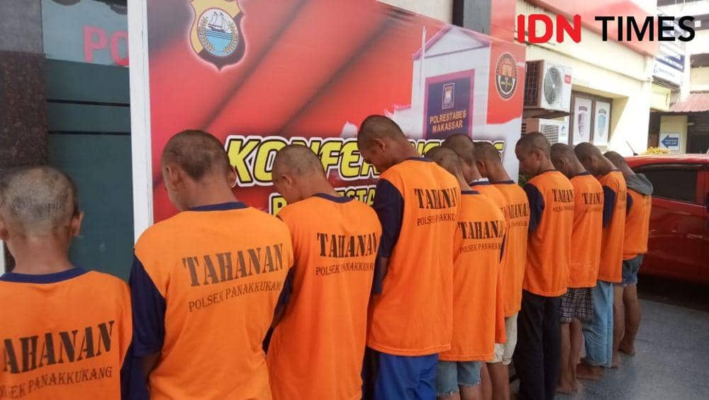 Komplotan begal sadis dalam ekspos di Mako Polrestabes Makassar, Sabtu (7/12) / Sahrul Ramadan