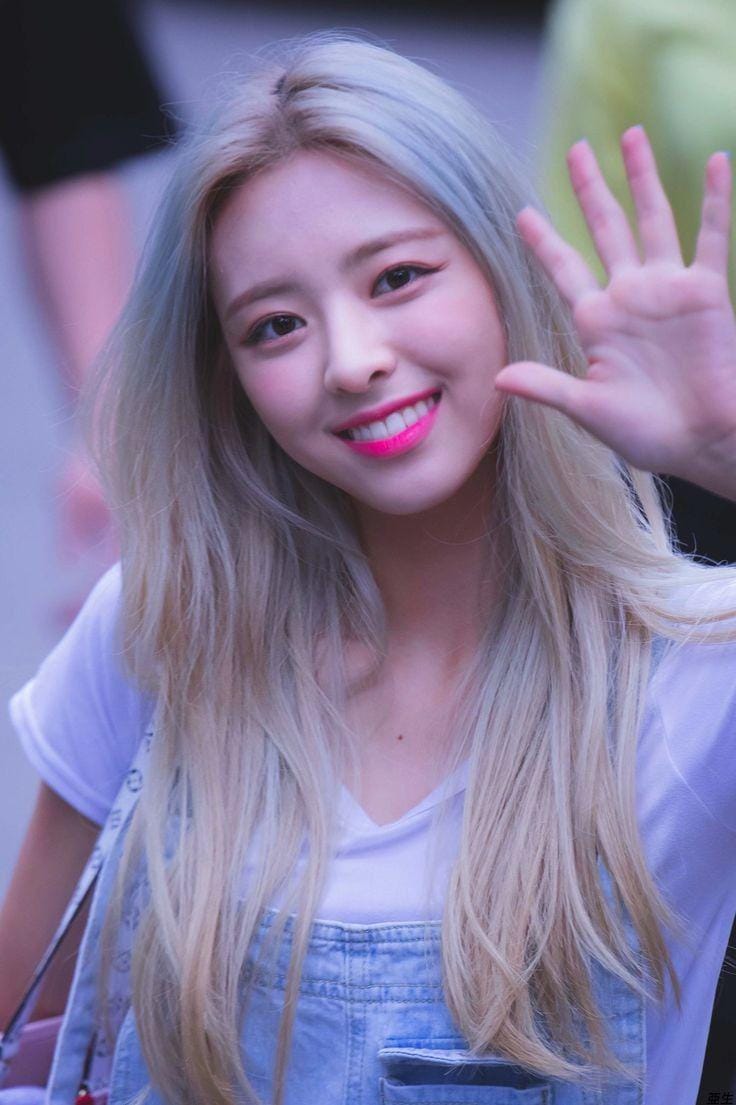 twitter.com/yunaspics