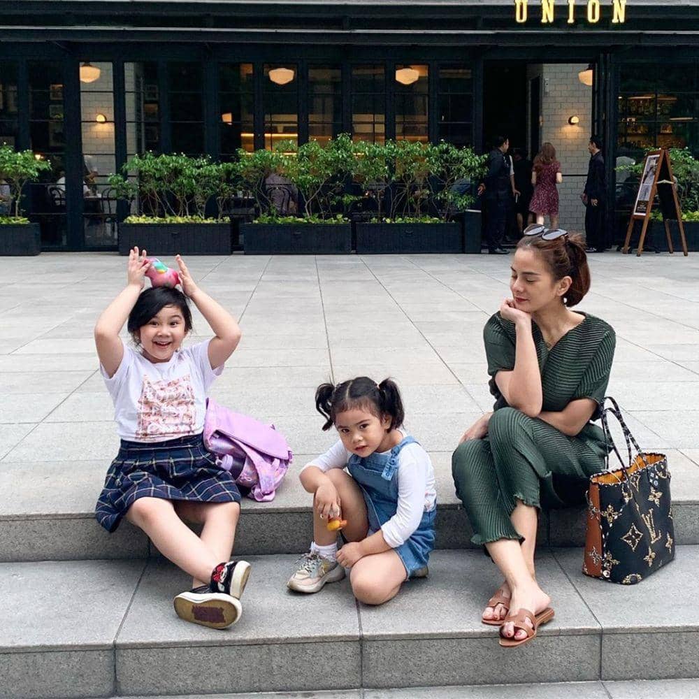 Instagram.com/astridtiar127