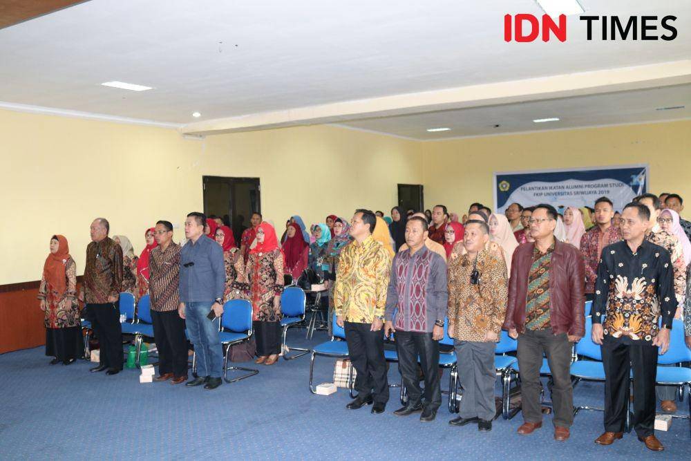 kegiatan pelantikan Pelantikan IKA Prodi FKIP Unsri di Aula FKIP Ogan, Palembang, Sabtu (7/12) (IDN Times/Feny Maulia Agustin)
