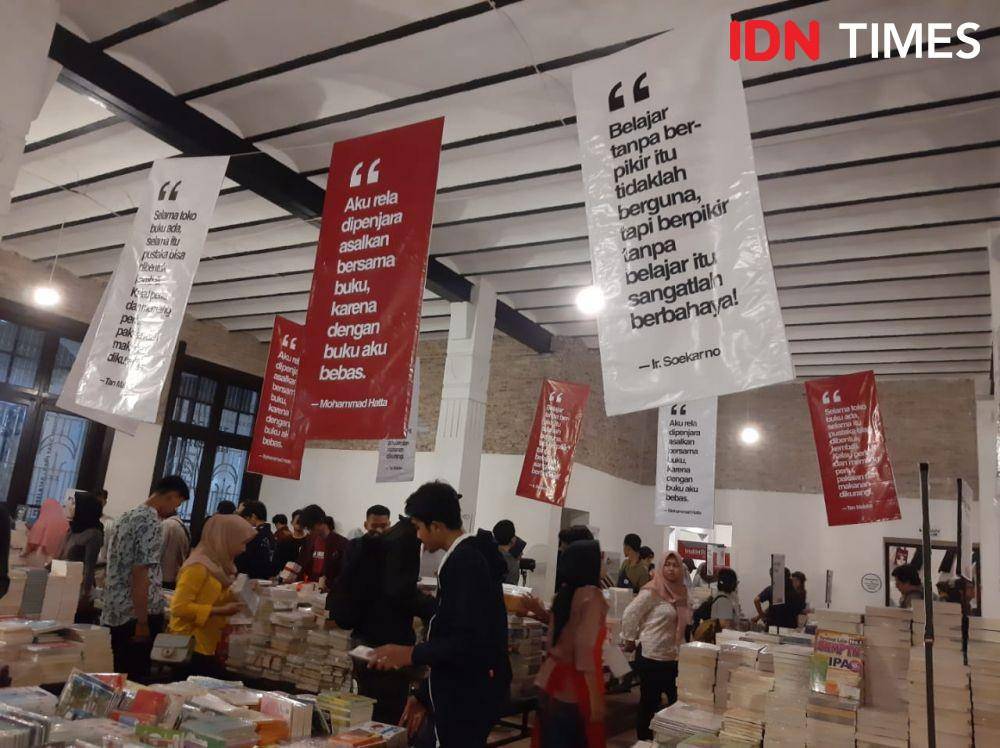 Festival buku Patjarmerah dimanfaatkan untuk menumbuhkan semangat literasi bagi anak muda di Semarang. IDN Times/Fariz Fardianto
