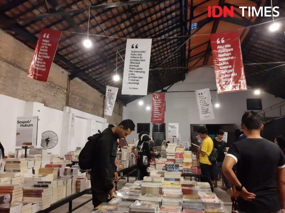 Pengunjung memadati festival buku yang digelar Patjarmerah. IDN Times/Fariz Fardianto