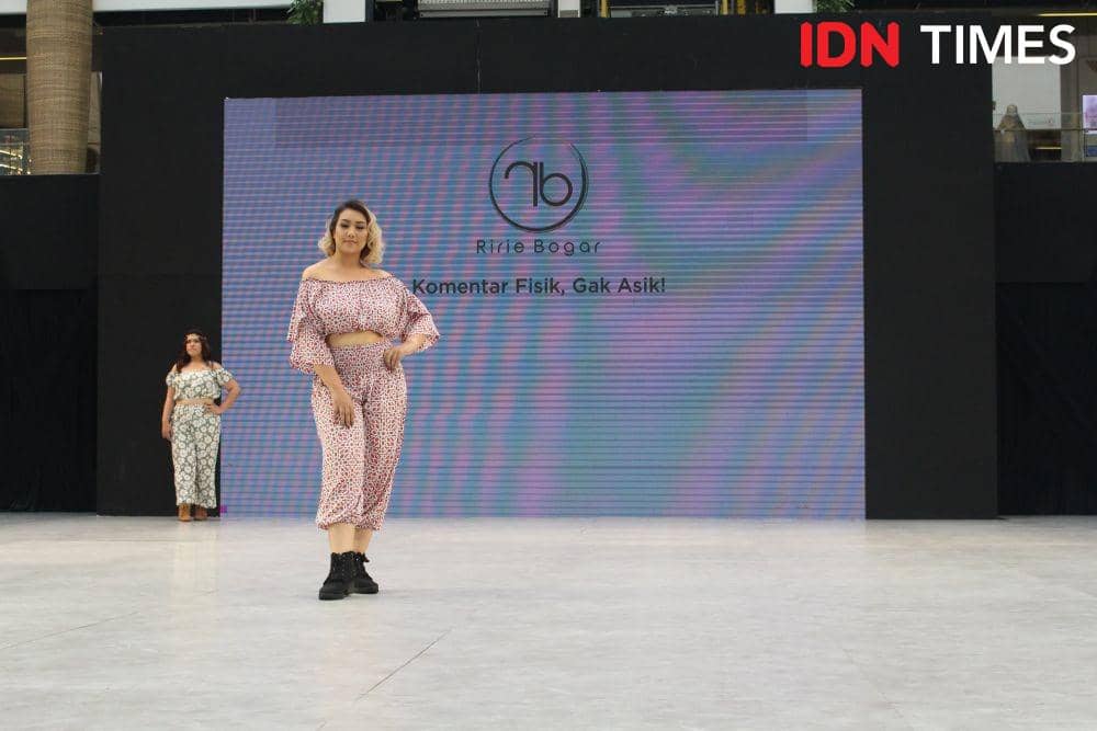 Ririe Bogar with plus Size Models Performance. 7 Desember 2019. IDN Times/Klara Livia