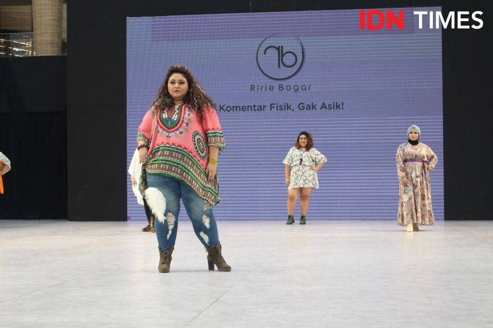 Ririe Bogar with plus Size Models Performance. 7 Desember 2019. IDN Times/Klara Livia