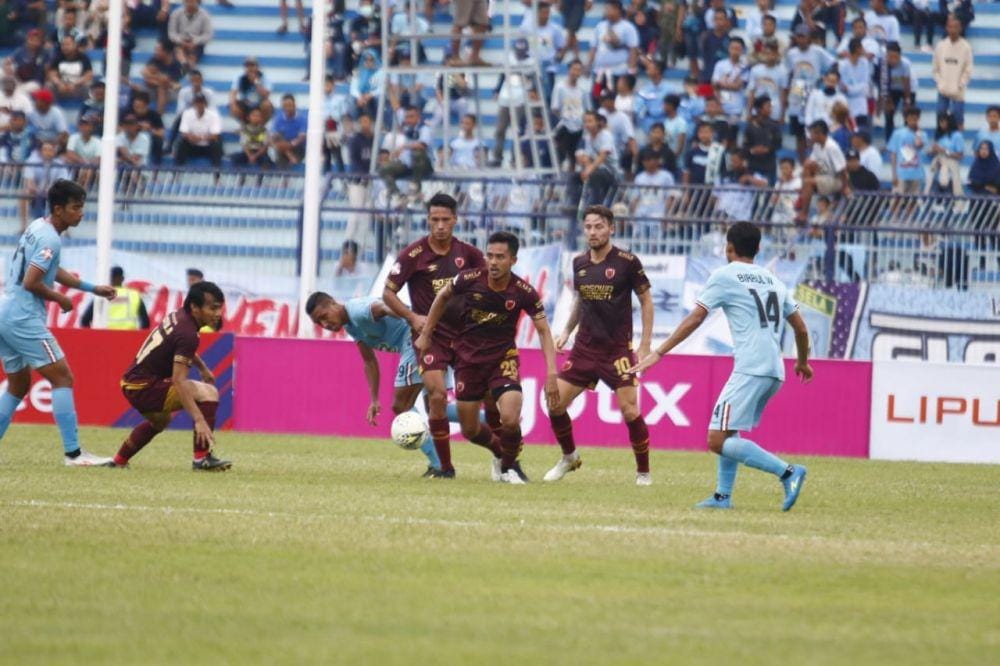 Persela Lamongan kontra PSM Makassar, di Stadion Surajaya Lamongan, Jatim, Sabtu (7/12) / MO PSM Makassar