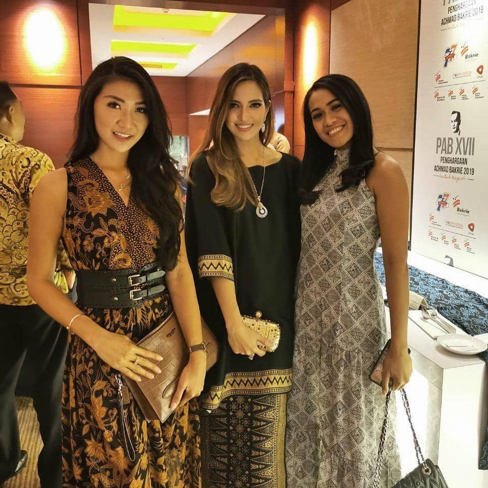 instagram.com/theresawienathan