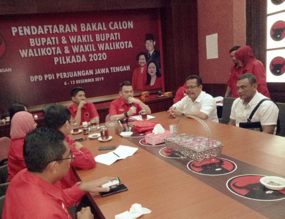 Pendaftaran bakal calon kepala daerah di DPD PDIP Jateng, Sabtu (7/12). Dok. DPD PDIP Jateng