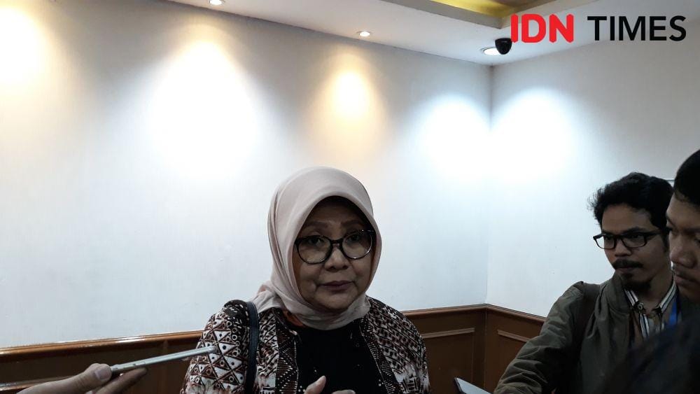 Direktur Eksekutif CORE Indonesia Hendri Saparini sedang memberikan keterangan pers. (IDN Times/Indiana Malia)