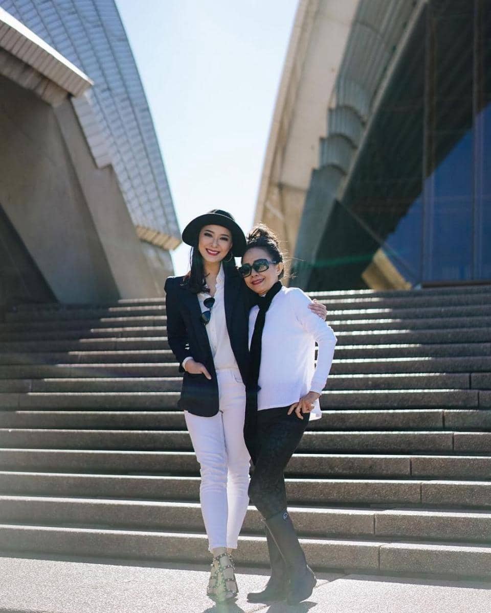 Instagram.com/yuanitachrist