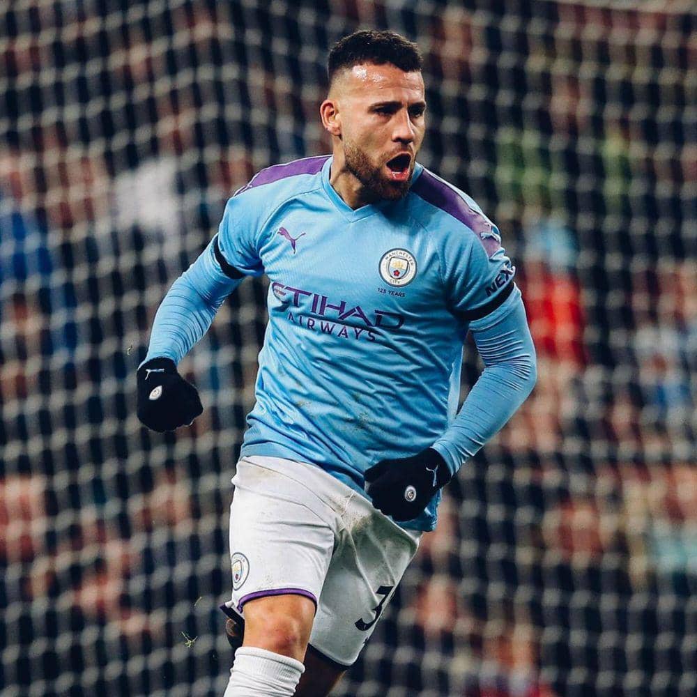 instagram.com/mancity