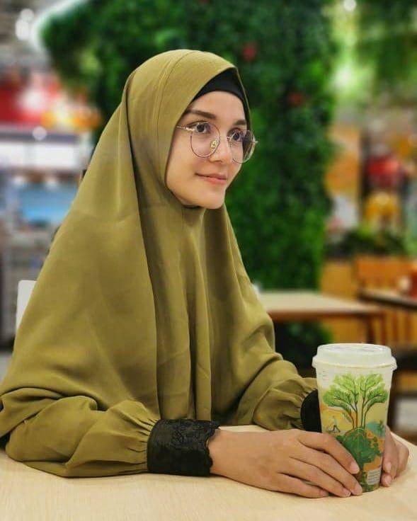 instagram.com/nadya_almira