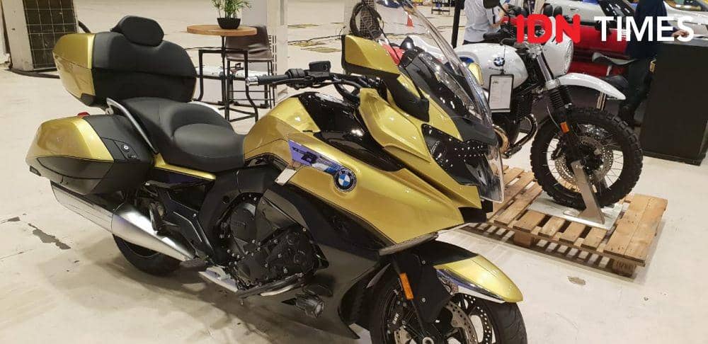 Motor gede BMW ikut dipamerkan di peluncuran Airbus A330-900neo Garuda Indonesia, Hanggar GMF, 27 November 2019 (IDN Times/Uni Lubis)