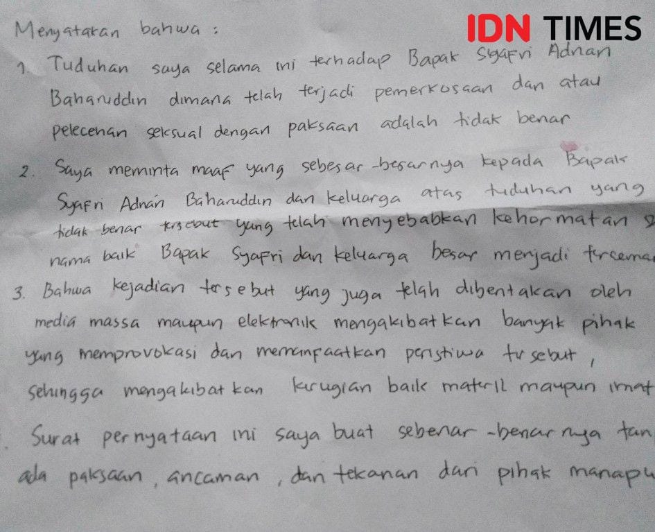 (Mantan pegawai BPJS Ketenagakerjaan yang mengalami pelecehan, RA menulis pernyataan maaf pada mantan Dewan BPJS Ketenagakerjaan Syafri Adnan Baharuddin atas tuduhan perkosaan) IDN Times/Dini Suciatiningrum