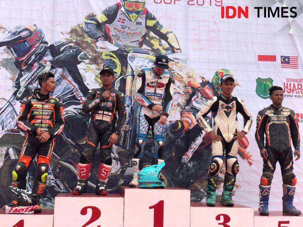 Pembalap asal Inggris raih gelar di Muba Internasional Supermoto CUP 2019 (IDN Times/Rangga Erfizal)