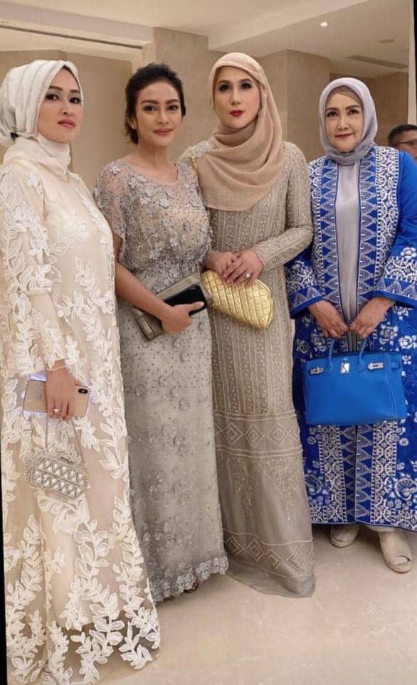 instagram.com/marinizumarnisreal