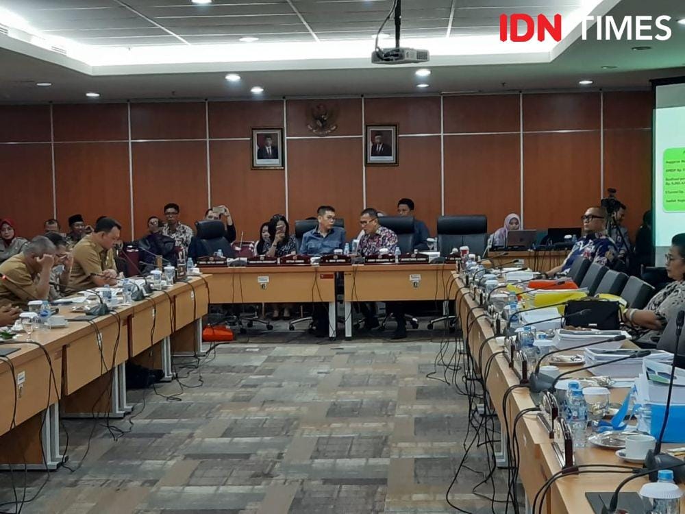 Rapat Komisi E DPRD DKI Jakarta (IDN Times/Gregorius Aryodamar P)