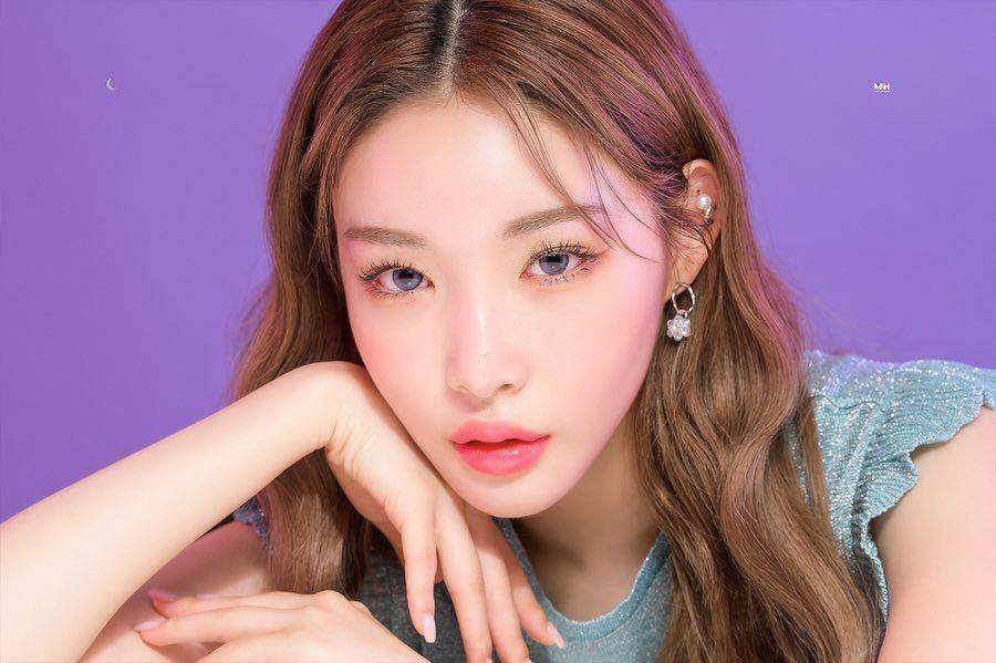 instagram.com/chungha_official