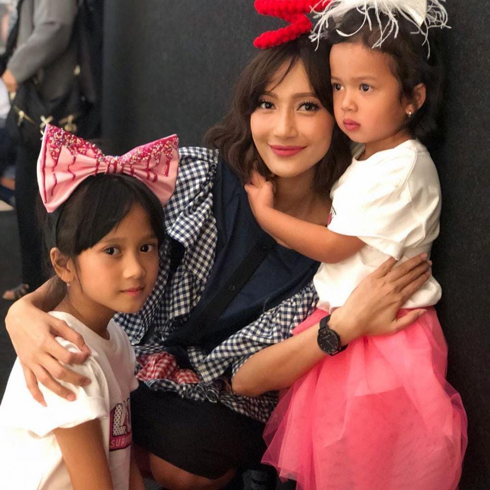 Instagram.com/artikasaridevi