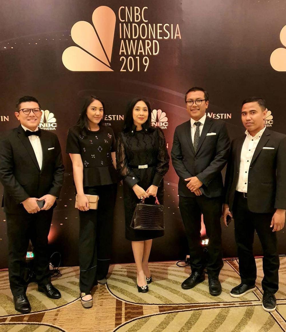 instagram.com/anita_chairultanjung