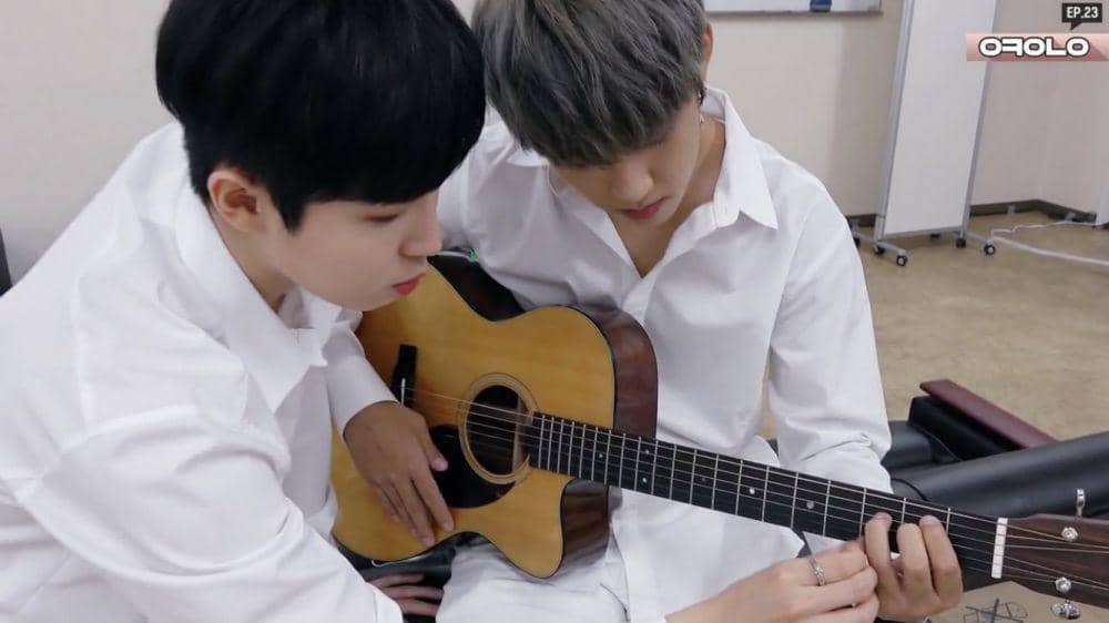 facebook.com/WannaOne.official