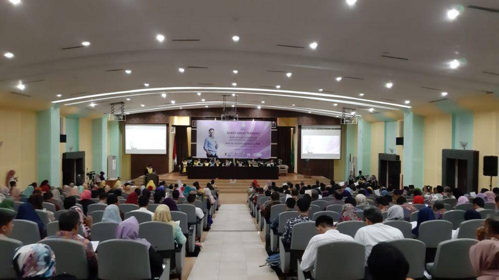 Pengukuhan Iswandi Syahputra sebagai guru besar Fakultas Ilmu Sosial dan Humaniora UIN Sunan Kalijaga pada Selasa (10/12). IDN Times/Siti Umaiyah