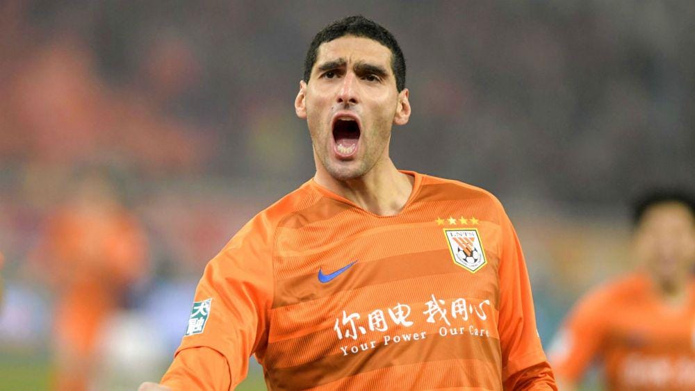 Pmain Shandong Luneng, Marouane Fellaini. skysports.com