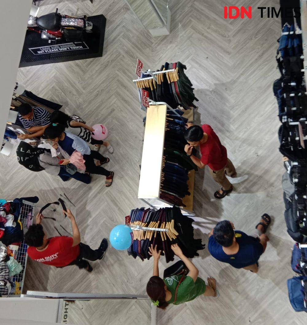 Store 3Second jalan Dr Mansyur Medan (IDN Times/Indah Permata Sari)