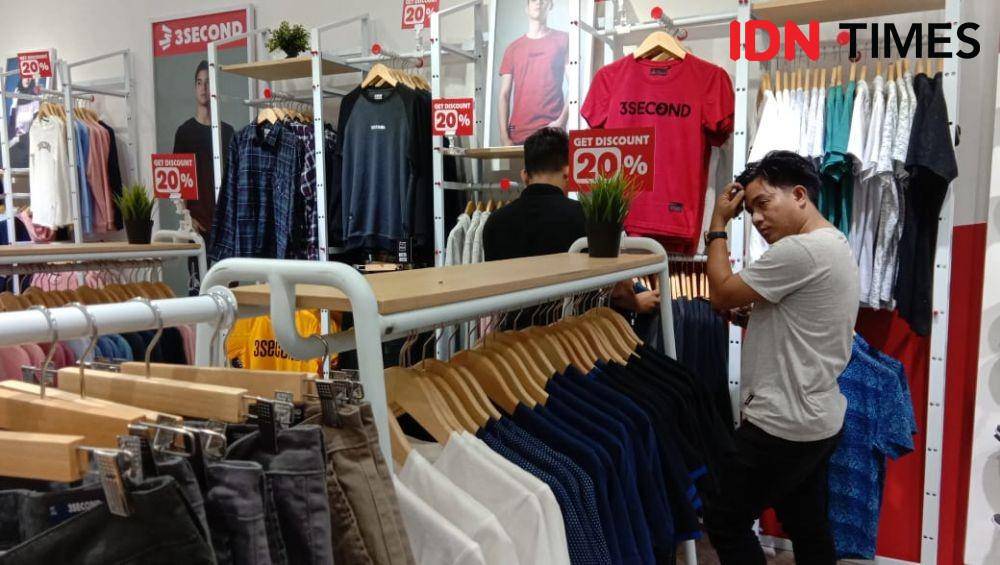 Store 3Second jalan Dr Mansyur Medan (IDN Times/Indah Permata Sari)