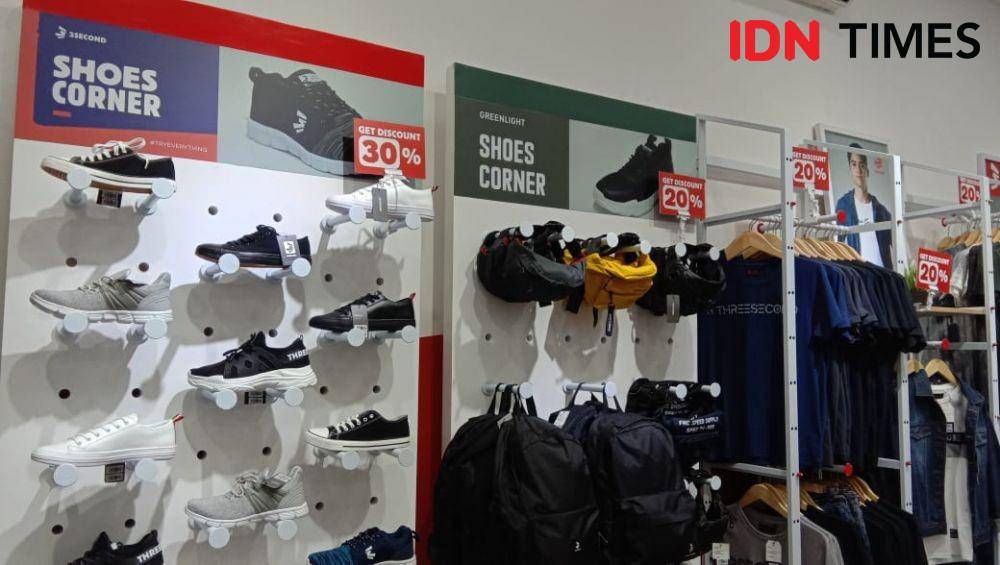Store 3Second jalan Dr Mansyur Medan (IDN Times/Indah Permata Sari)