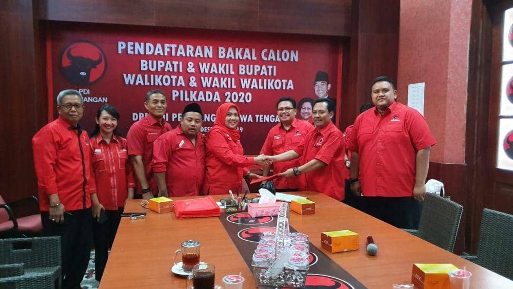 Pendaftaran calon kepala daerah di DPD PDIP Jateng, Senin (9/12). Dok. DPD PDIP Jateng