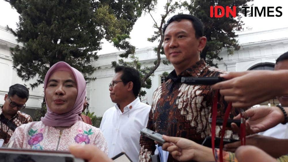Direktur Utama Pertamina Nicke Widyawati memberikan keterangan pers di Kompleks Istana Negara, Jakarta Pusat, Senin 9 Desember 2019 (IDN Times/Teatrika Handiko Putri)