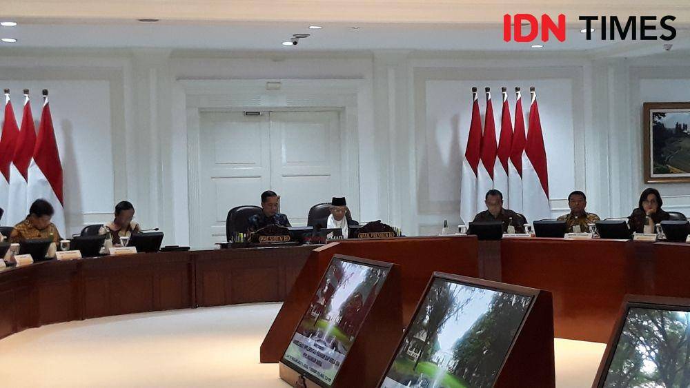 Presiden Jokowi memimpin rapat terbatas di Kantor Presiden, Jakarta Pusat, Selasa 10 Desember 2019 (IDN Times/Teatrika Handiko Putri)