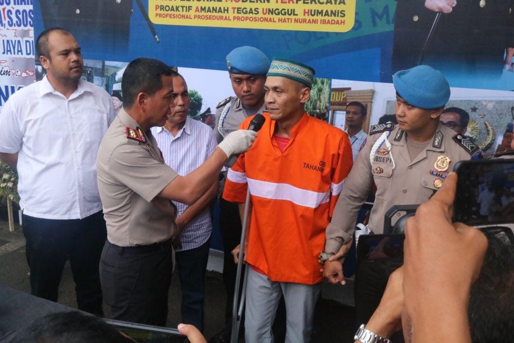 Kapolresta Malang Kota, AKBP Leonardus Simarmata saat rilis tahanan kabur, Selasa (10/12/2019). IDN Times/ Alfi Ramadana