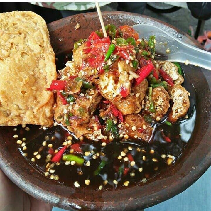 instagram.com/rizky_kebaya