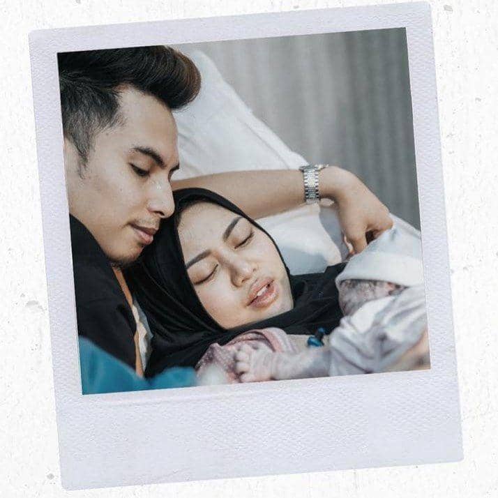 instagram.com/rachelvennya