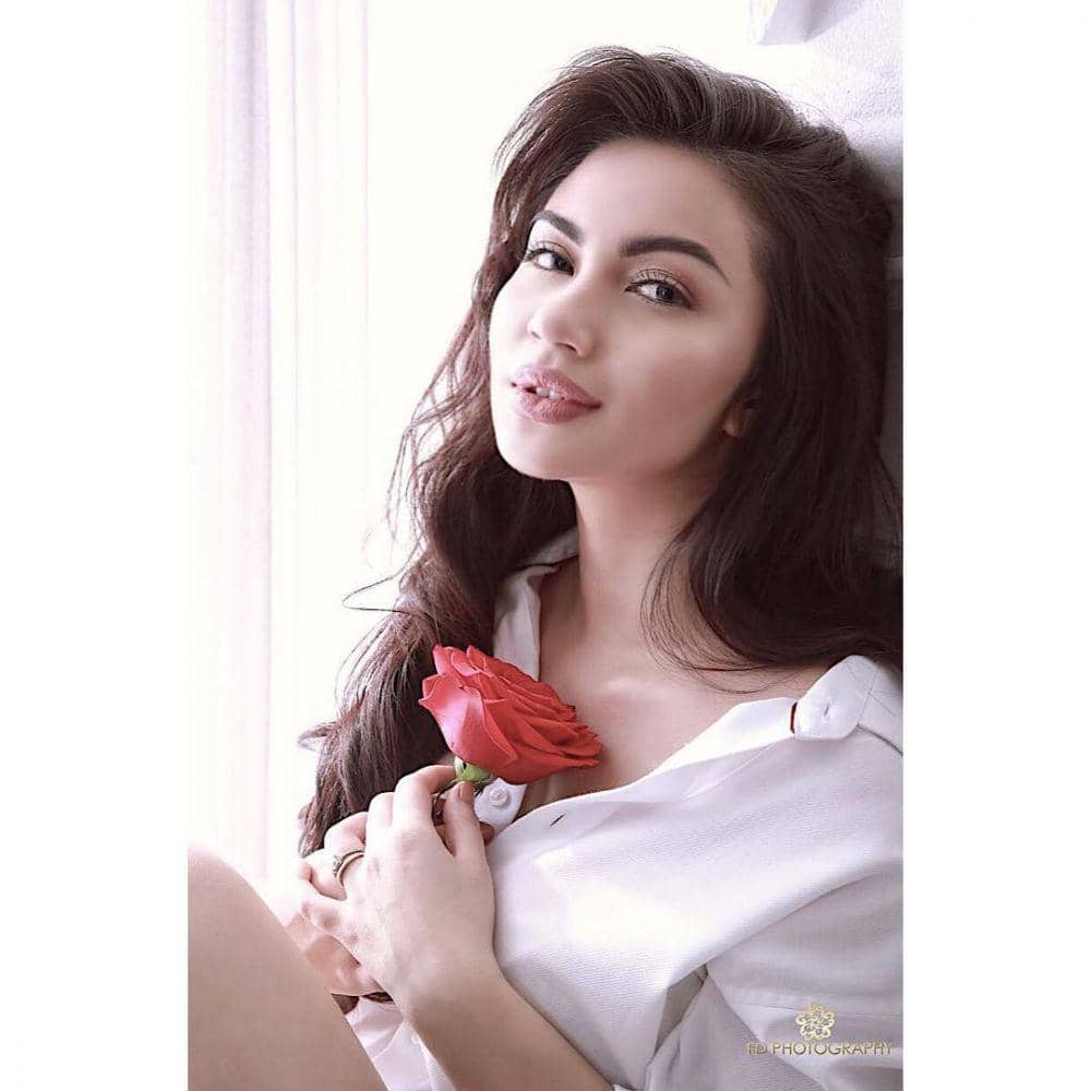 instagram.com/arieltatum