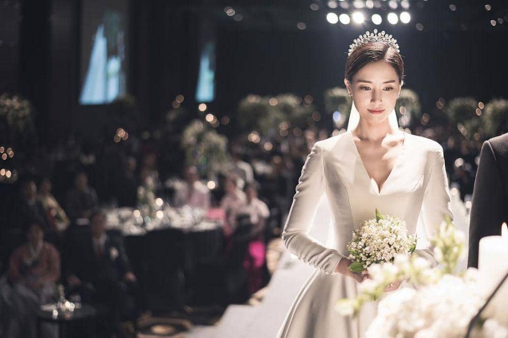 Instagram.com/blancheneige.dress