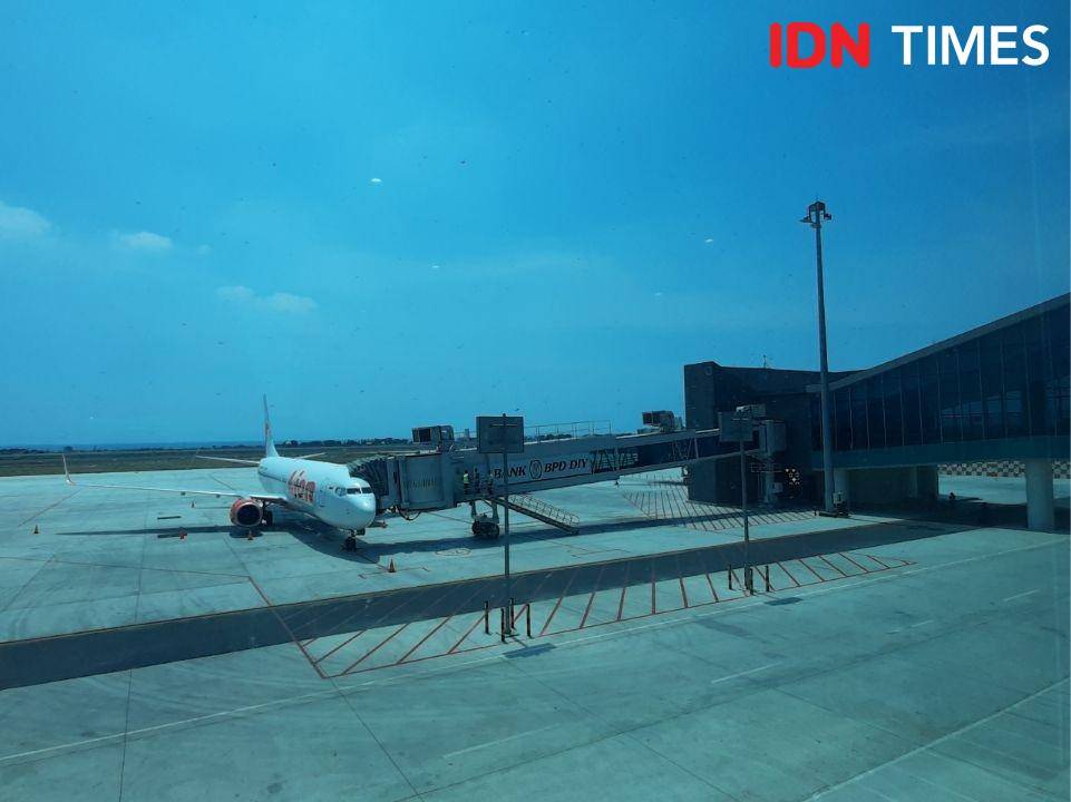 Salah satu pesawat di apron Yogyakarta International Airport. IDNTimes/Holy Kartika