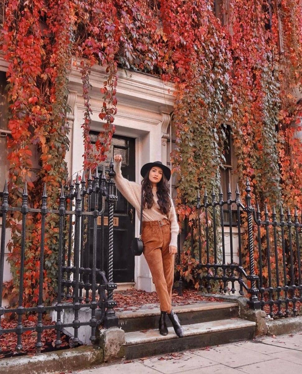 Instagram.com/anoushkalila