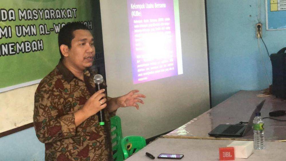 Dosen FE UMN Al Washliyah Ardhansyah Harahap saat sosialisasi program KUBe ke masyarakat (Dok.IDN Times/istimewa)
