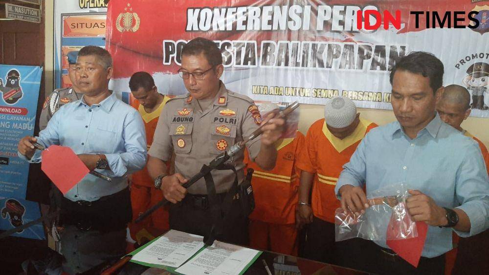 Polsek Balikpapan Barat menggelar konferensi pers kasus premanisme, Selasa (10/12) siang. IDN Times/Surya Aditya