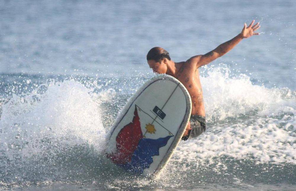 Roger Casugay, atlet selancar Filipina penyelamat nyawa peselancar Indonesia (Instagram.com/roger_casugay)