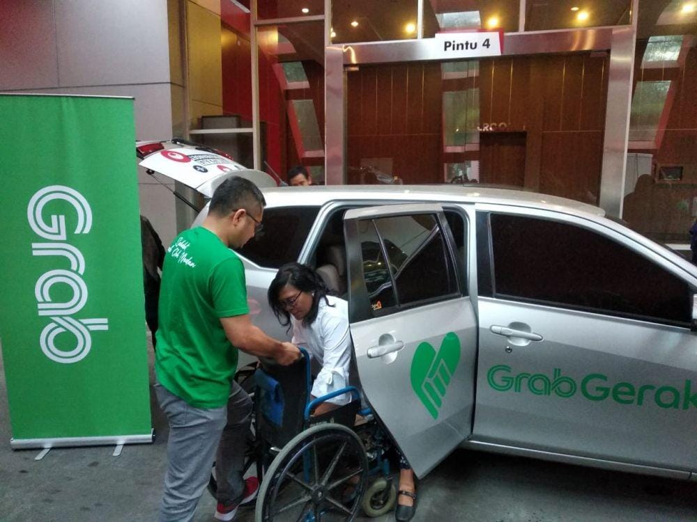 Mobilitas difabel sangat terbantu dengan layanan GrabGerak (Istimewa)