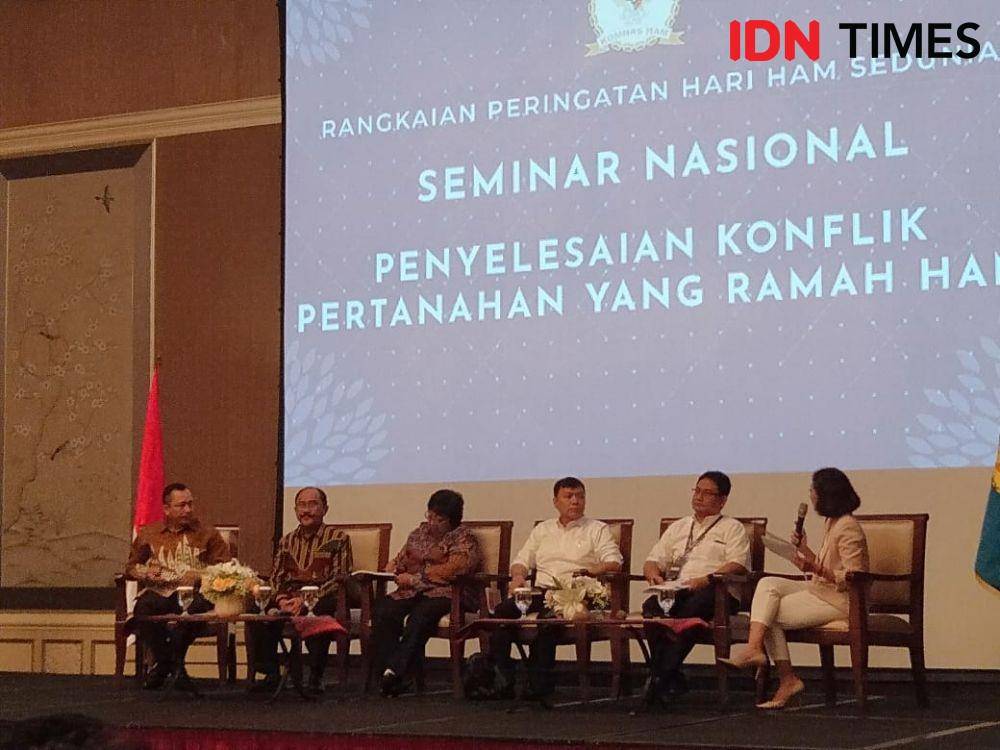 Komnas HAM menggelar seminar bertajuk Komnas HAM Dorong Penyelesaian Konflik Pertanahan di Indonesia yang Berperspektik HAM di Hotel Shangrila, Rabu (11/12) (IDN Times/Dini Suciatiningrum)
