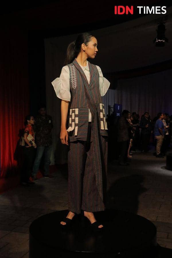 Peragaan busana batik pada acara “70 years and Beyond” Celebrating Diversity, Partnership, and Prosperity Event di Kantor Kedubes AS di Jakarta. 11 Desember 2019. IDN Times/Febriyanti Revitasari