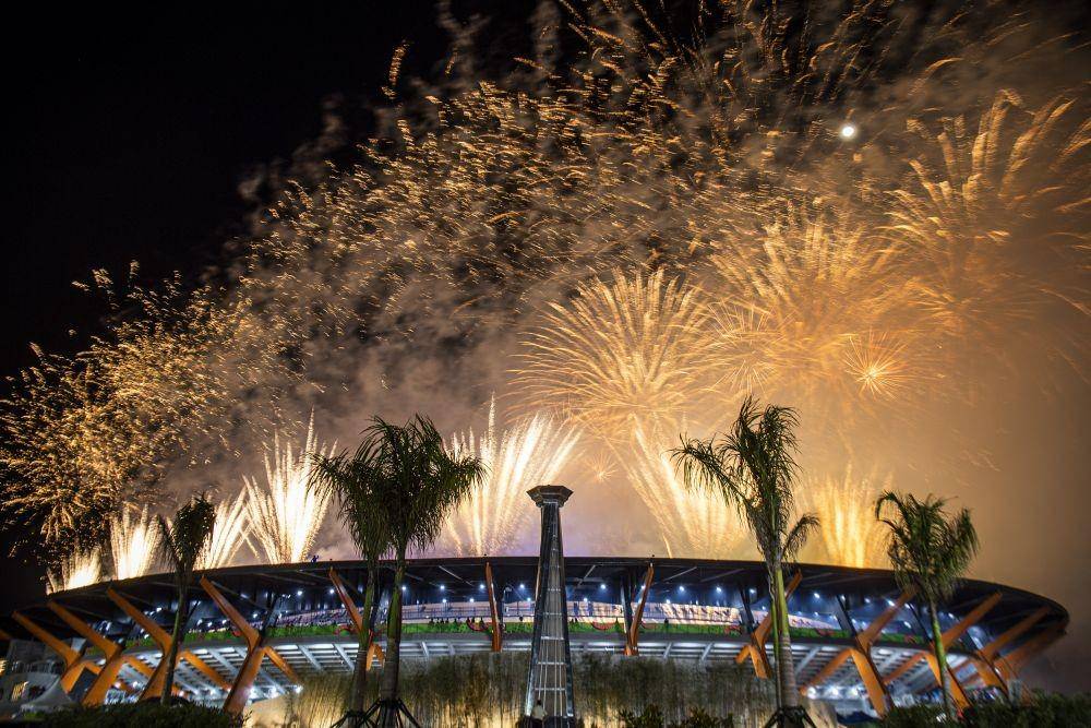 Kemeriahan pesta penutupan SEA Games 2019 di Stadion Atletik New Clark City, Tarlac, Filipina, Rabu.  ANTARA FOTO/Sigid Kurniawan/foc